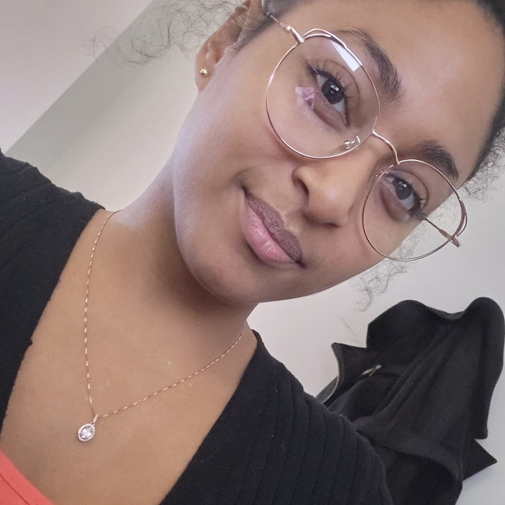 Meet your Posher, Zaida
